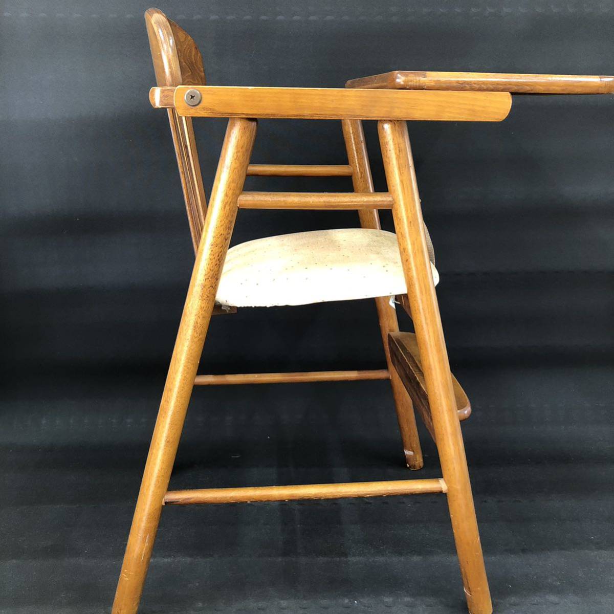 R716【 キッズチェア テーブル ベルト 付き 】Matsuda 子供椅子 椅子 ベビーチェア ダイニングチェア 木製 中古 現状品_画像2