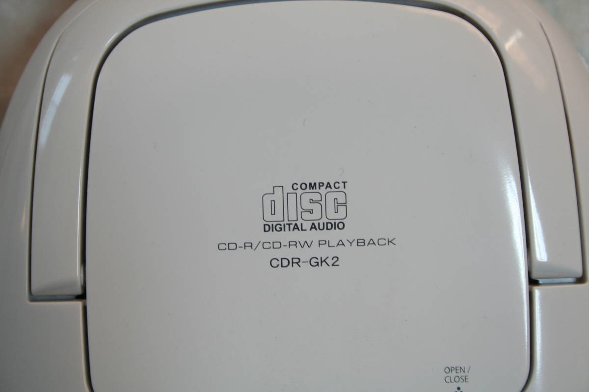 WINTECH CDR―GK2 (白)【CDラジカセ】 CD、AM＆FMラジオ、カセットテープ、2電源、外部端子 ジャンク_画像5