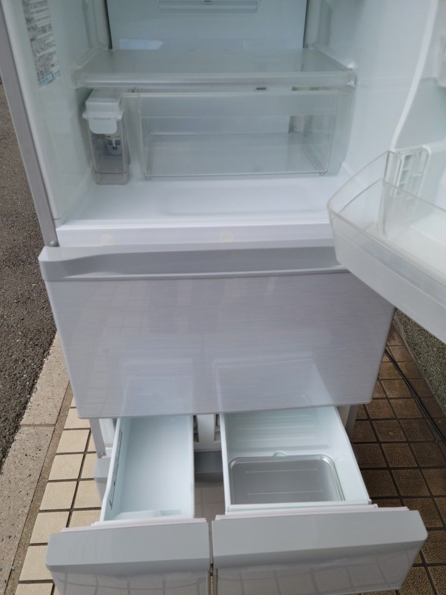 東芝　2013年製造　ノンフロン冷凍冷蔵庫　　5ドア　426L　(ブライトシルバー)　自動製氷