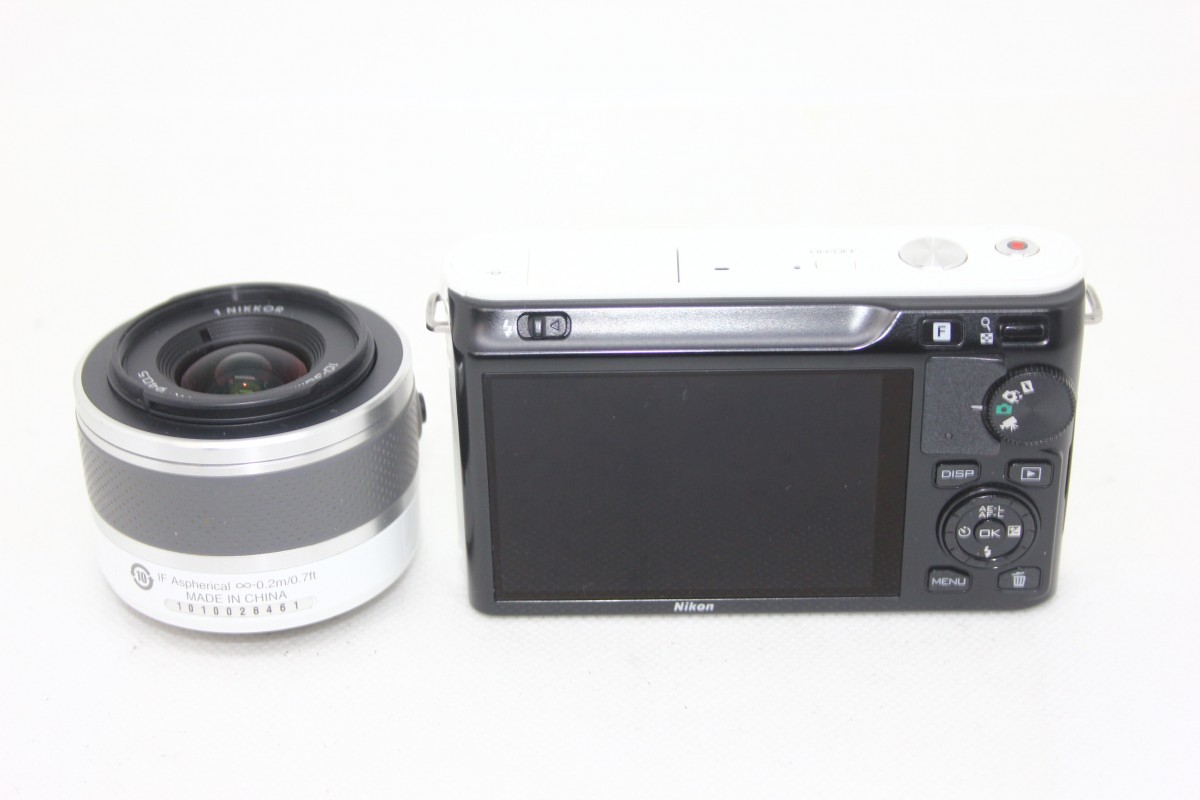 ミラーレスカメラ2点+レンズ2点まとめ売り】Nikon J1・Olympus ミラーレスカメラ2点+レンズ2点まとめ売り】Nikon J1・Olympus