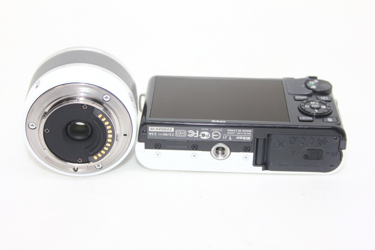 ミラーレスカメラ2点+レンズ2点まとめ売り】Nikon J1・Olympus ミラーレスカメラ2点+レンズ2点まとめ売り】Nikon J1・Olympus