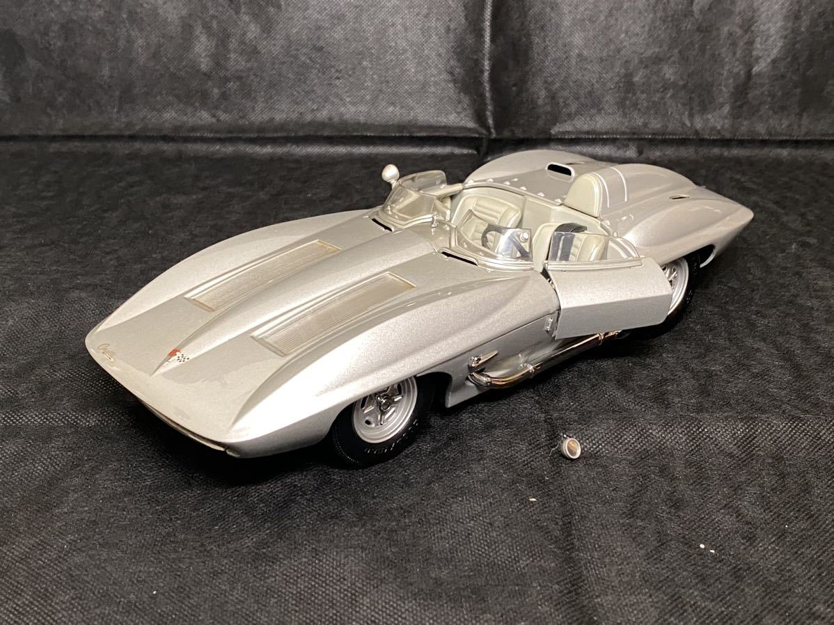 Yahoo!オークション - 1/18 Chevrolet Corvette Stingray 1959 Yahoo!オークション - 1/18 Chevrolet Corvette Stingray 1959
