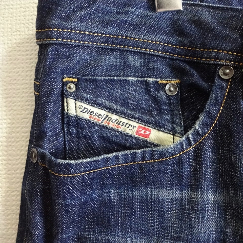 即決★ 送料無★ ディーゼル　LARKEE　W93cm　レギュラーストレートデニム　ダメージ加工　藍青　Sz.34　Diesel　G867_画像9