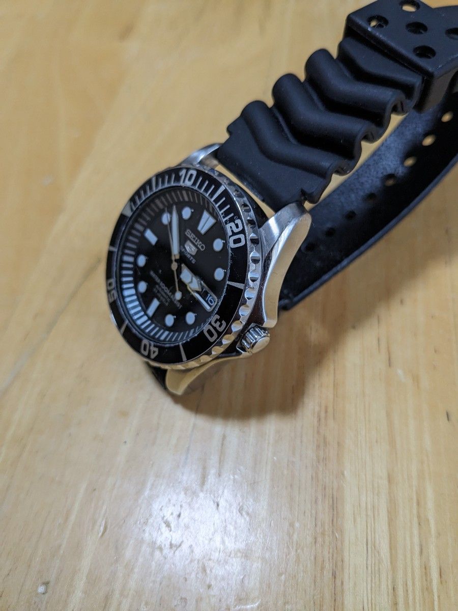 希少 SEIKO セイコー5 自動巻き ダイバー SNZF17J1 (ウニ 希少 SEIKO セイコー5 自動巻き ダイバー SNZF17J1 (ウニ