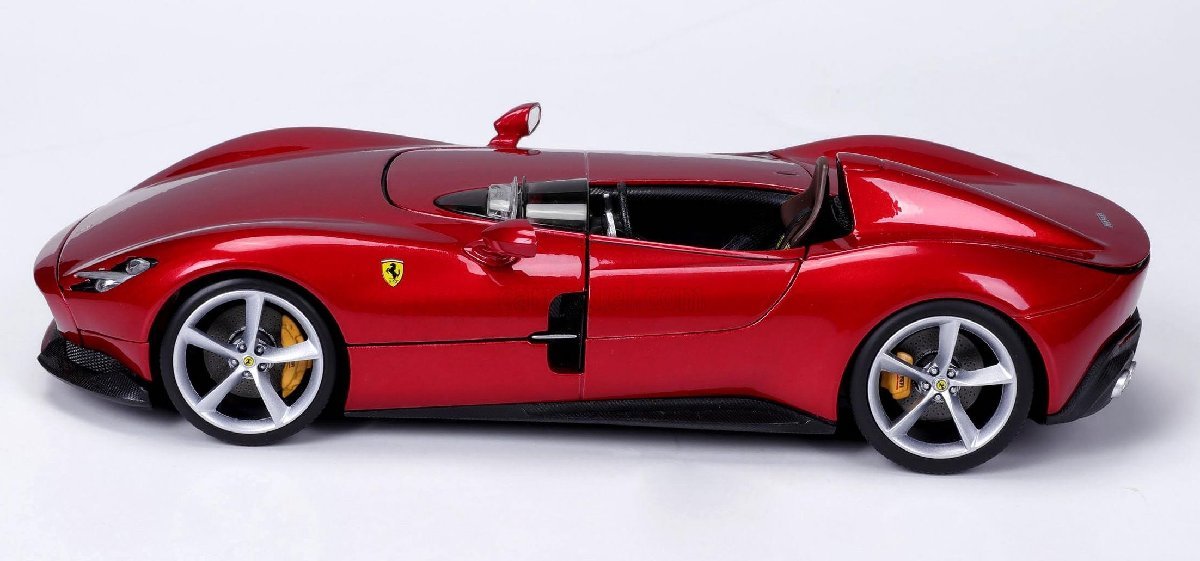 ＜予約品＞　Burago signature 1/18 Ferrari MONZA SP1　レッドメタリック　フェラーリ　モンツァ　ブラーゴ_画像4