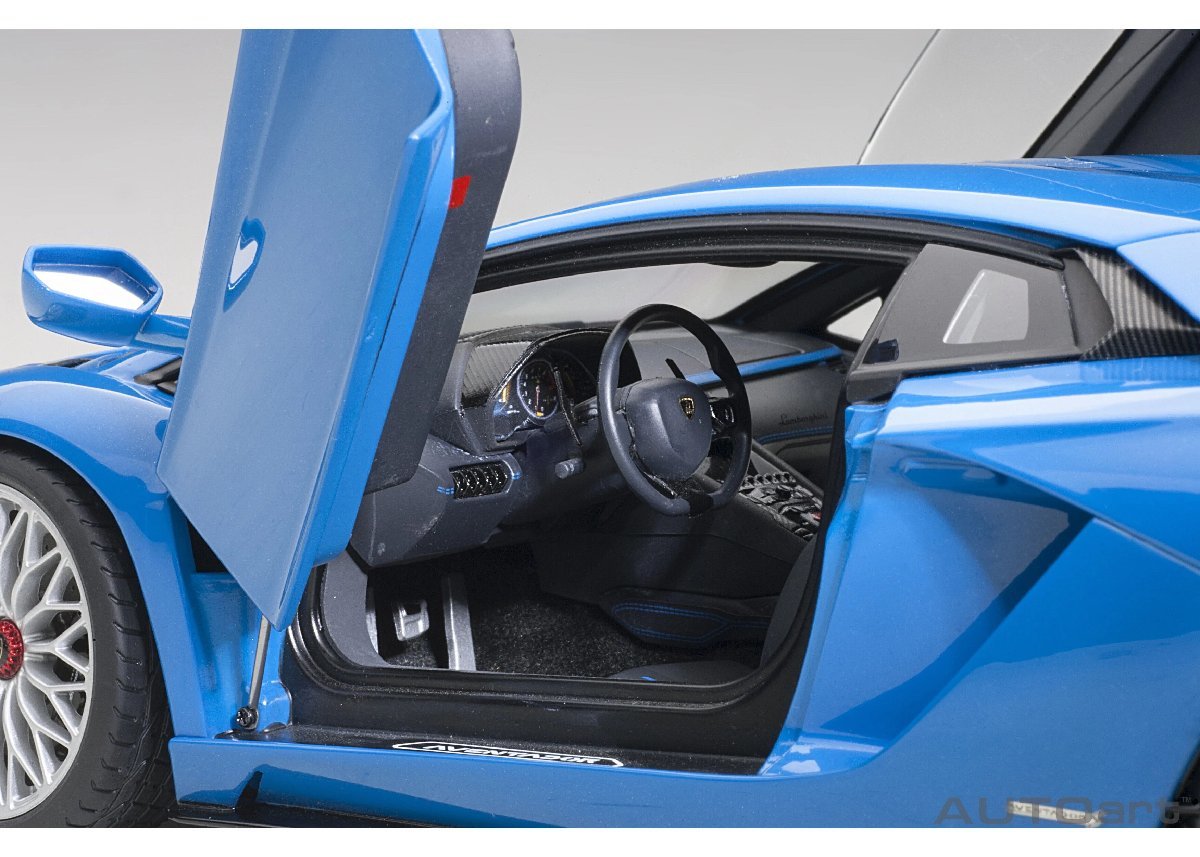 セール品　AUTOart 1/18 Lamborghini AVENTADOR S　ブルー　ランボルギーニ　アヴェンタドール_画像7