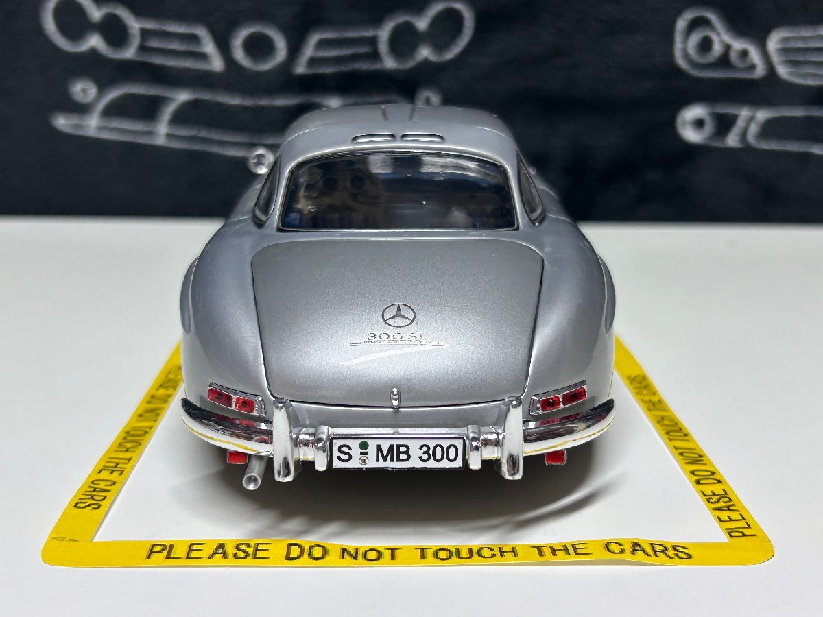 Schuco 1/18 Mercedes Benz 300 SL Gullwing 1954 silver blue interior Mercedes Benz Schuco 