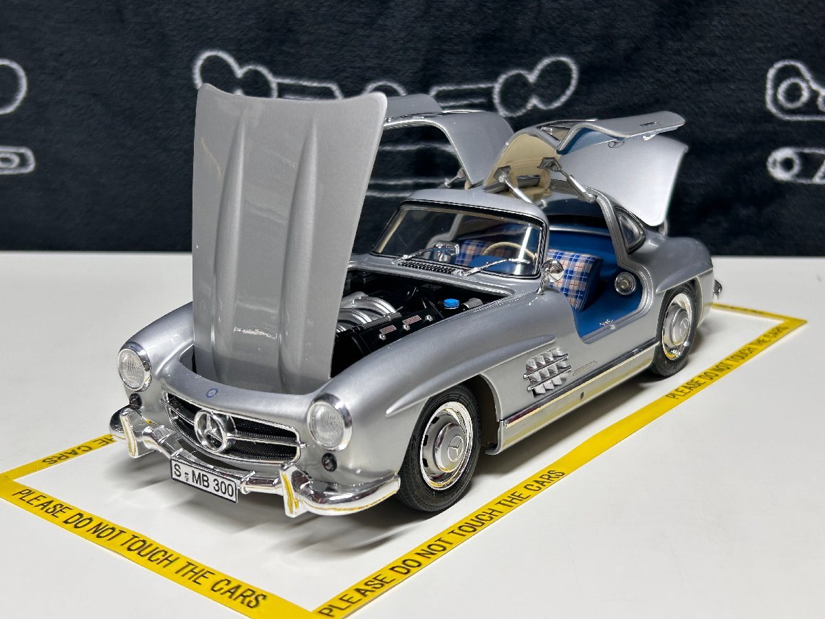 Schuco 1/18 Mercedes Benz 300 SL Gullwing 1954 silver blue interior Mercedes Benz Schuco 