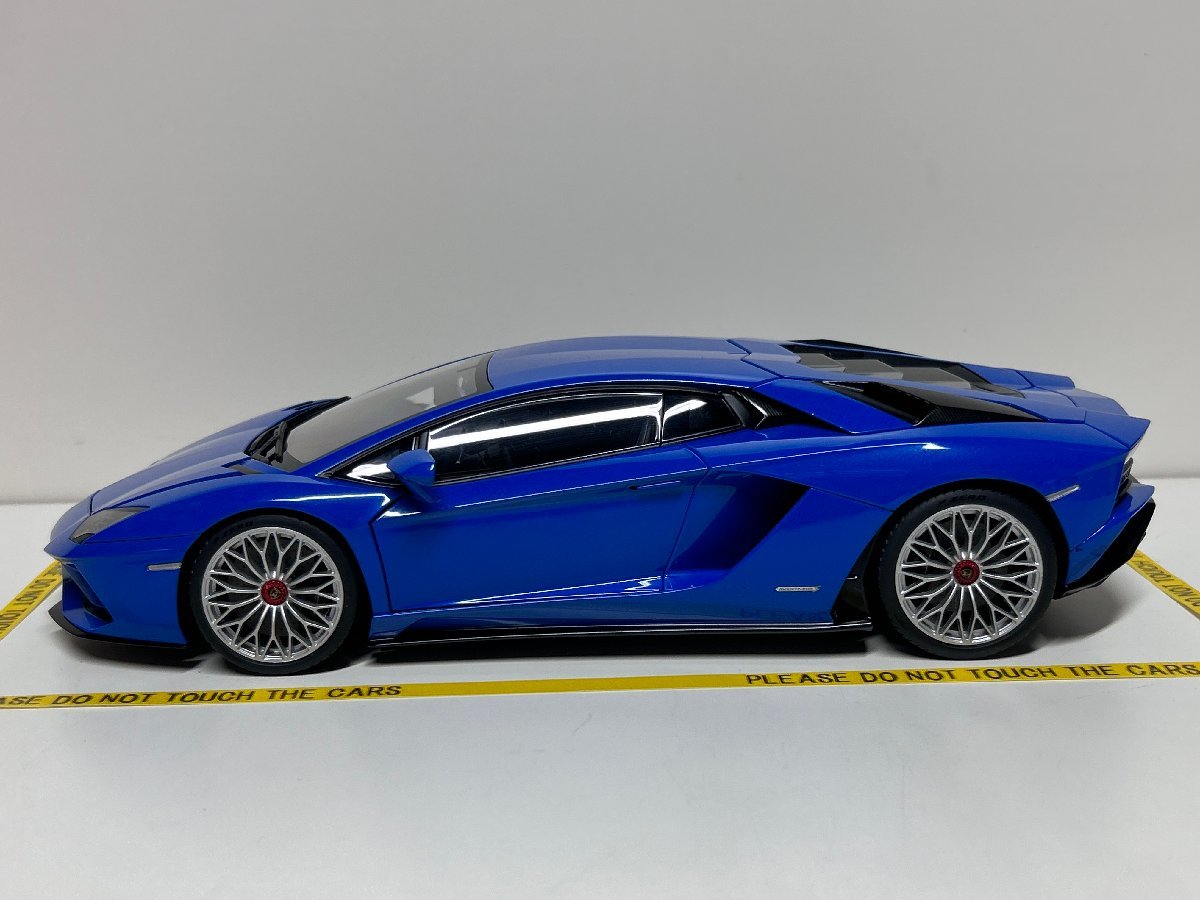 セール品　AUTOart 1/18 Lamborghini AVENTADOR S　ブルー　ランボルギーニ　アヴェンタドール_画像5