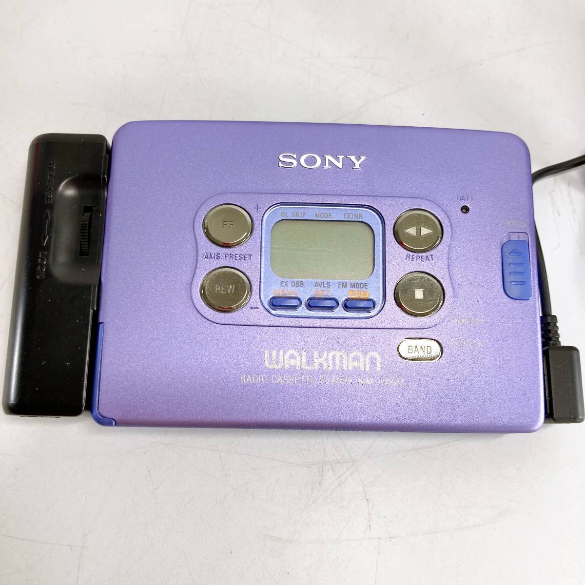 【ジャンク／再生NG／ラジオ視聴OK】カセットプレーヤー SONY WALKMAN WM-FX822_画像2