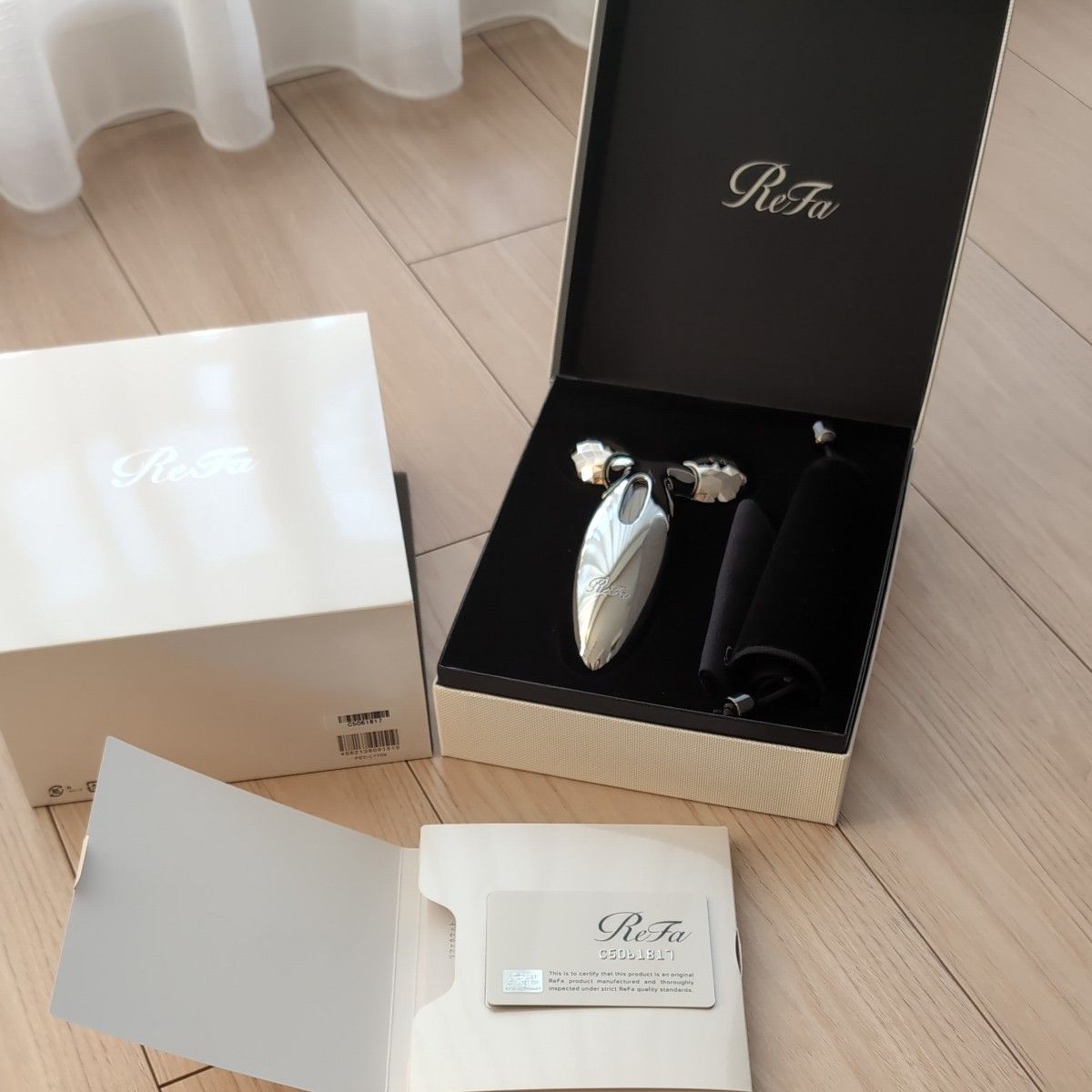 新品 シリアルナンバー有 ReFa CARAT リファカラット PEC-L1706 新品 シリアルナンバー有 ReFa CARAT リファカラット PEC-L1706