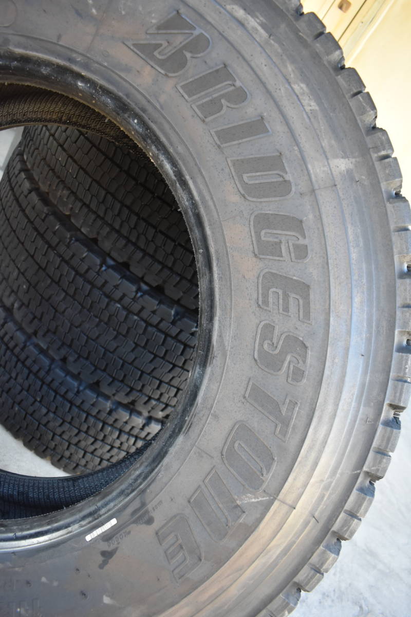 送料無料 11R22.5 BRIDGESTONE 16PR 2022年製 2本セット 残り溝12.5mm～13.5mm_画像7