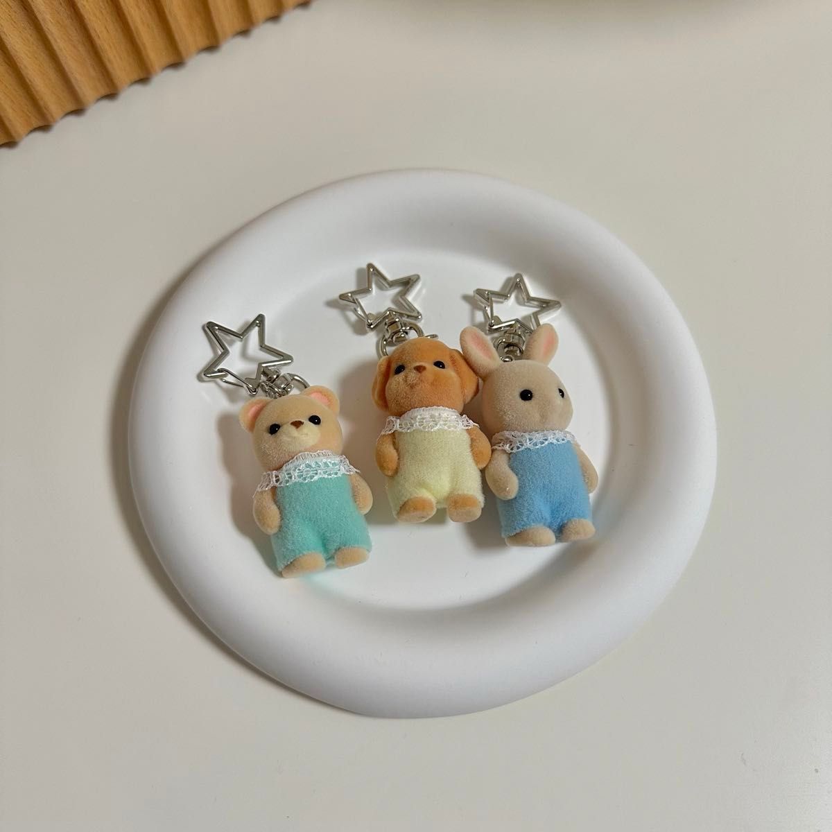 ハンドメイド シルバニア 赤ちゃん スターキーホルダー （ みるくウサギ ）