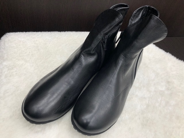 『★未使用品 美品 ビオラマーレ(VIOLAMARE) ショート ブーツ レザー シューズ 革靴 黒 サイズ 23.5㎝ 冬 ウィンターシューズ』_画像2