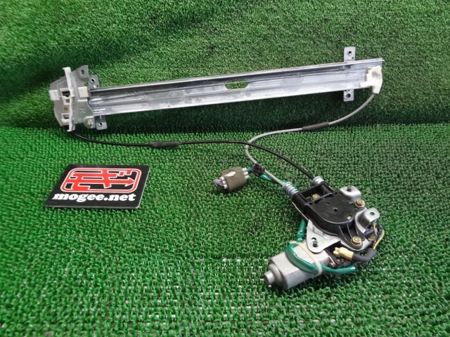 3FA8521 JB1)) ダイハツ アトレー S220G/S230S 後期型 ターボ 純正 フロント右ドアレギュレーターモーター　86040-0102_画像1