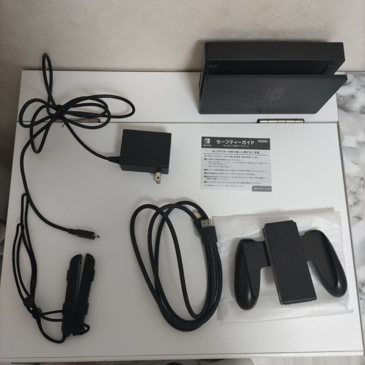 Nintendo Switch ニンテンドースイッチ グレー 初期化済 Nintendo Switch ニンテンドースイッチ グレー 初期化済