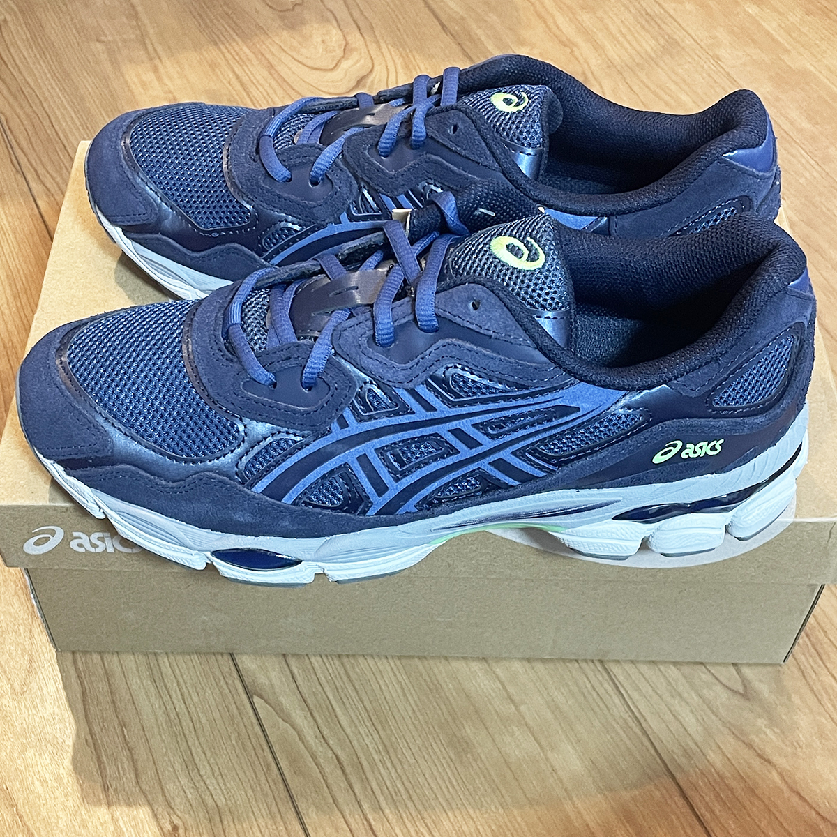 新品　ASICS GEL NYC 海外モデル　MENS 26cm 　US8　ネイビー　グリーン　ゲル　GEL ランニング　アシックス　1201A789 400 ミッドナイト_画像2