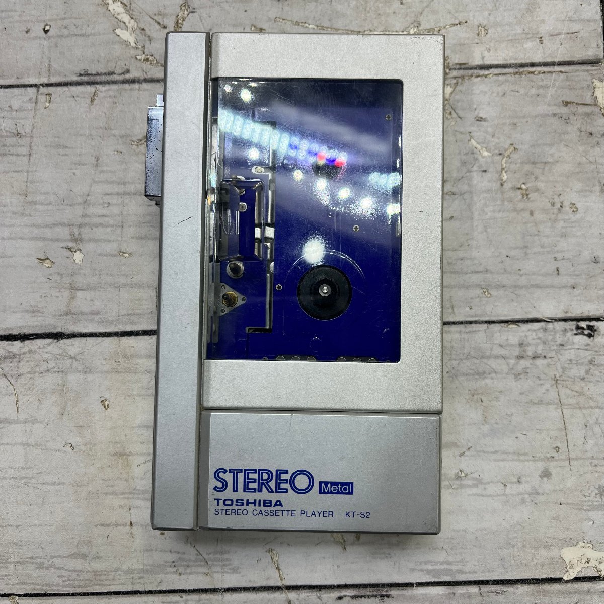 ＝M＝ TOSHIBA カセットプレイヤー STEREO Metal ステレオカセットプレイヤー KT-S2 ジャンク品　昭和レレトロ ＝B-240119_画像1