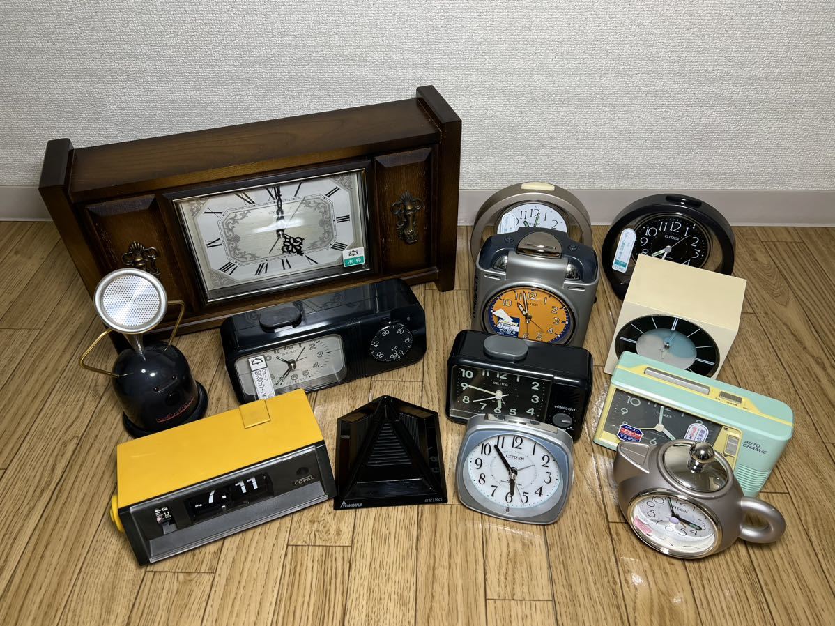 送料無料！！ SEIKO セイコー / CITIZEN シチズン / COPAL / TOKYO CLOCK / 置き時計 目覚まし時計 パタパタ時計 レトロ 13個まとめて_画像1