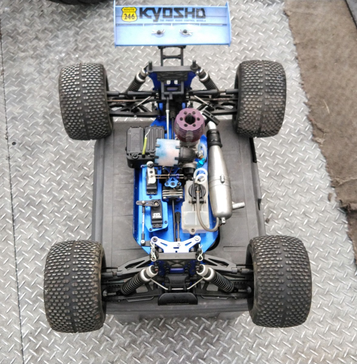 KYOSHO 京商 インファーノ ジャンク 部品取りに エンジン ラジコン RC_画像2