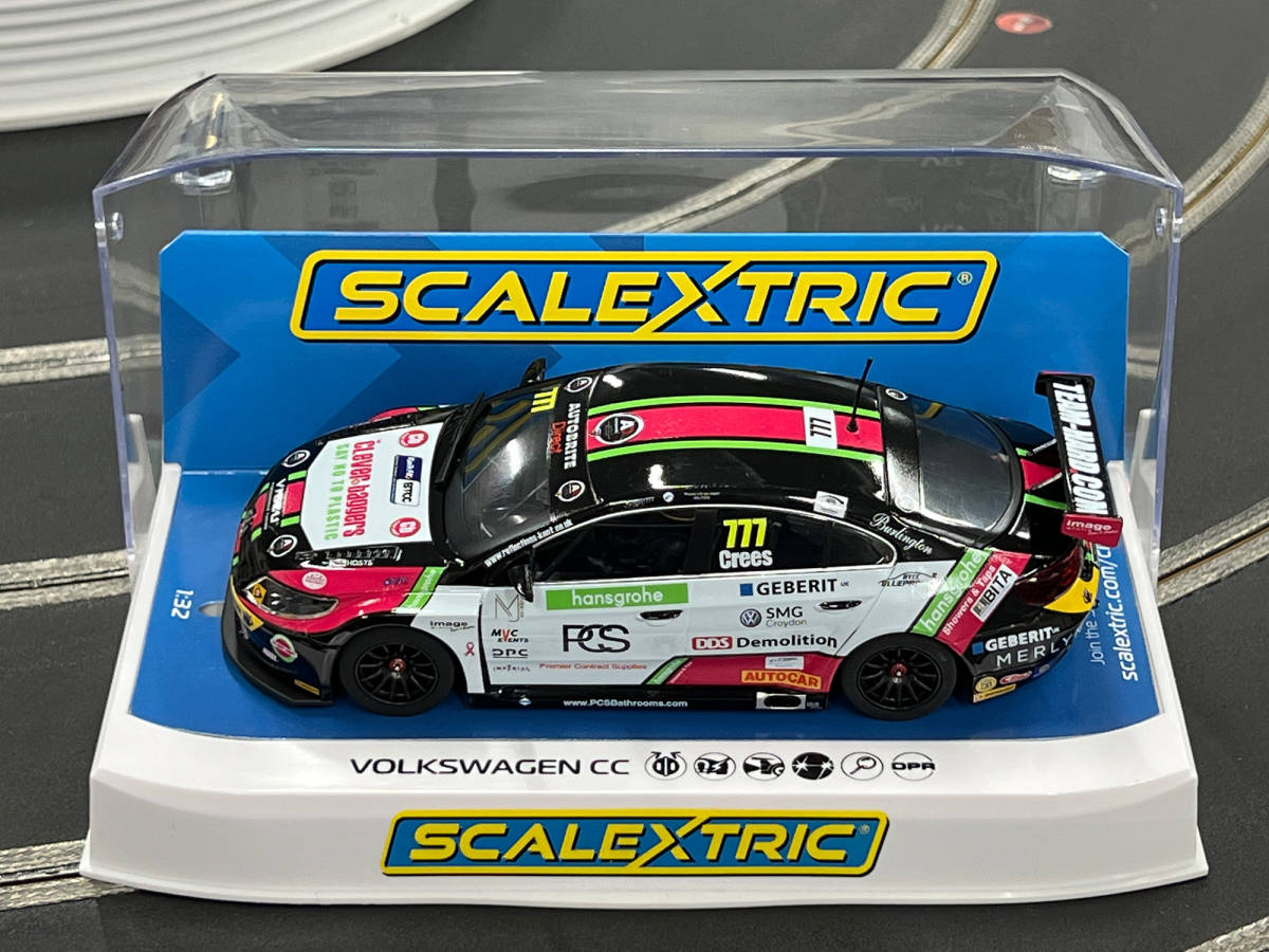 No.126 SCALEXTRIC BTCC VolksWagen CC 2019 No.777 Michael Crees [新品未使用 1/32スロットカー]_画像2