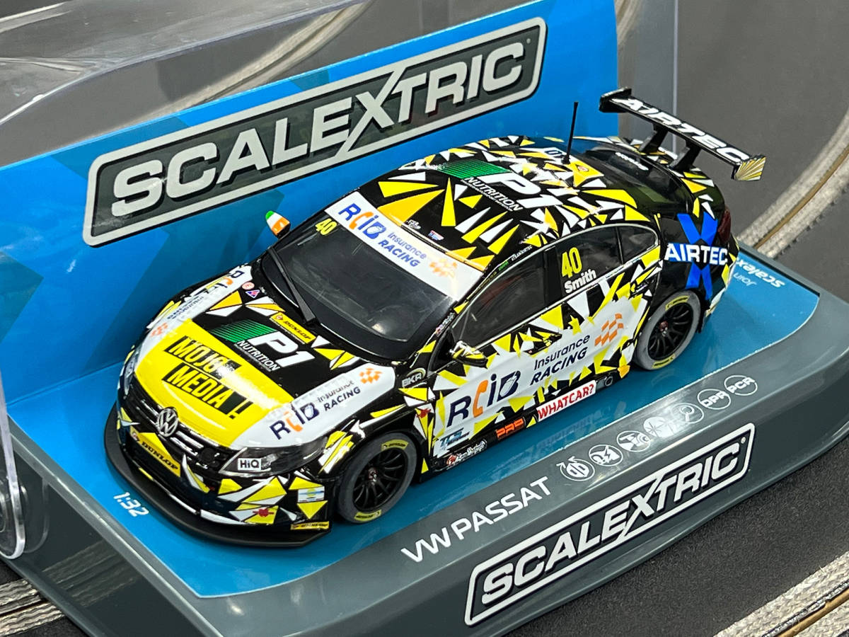 No.127 SCALEXTRIC BTCC VW PASSAT 2016 No.40 Aron Smith [新品未使用 1/32スロットカー]