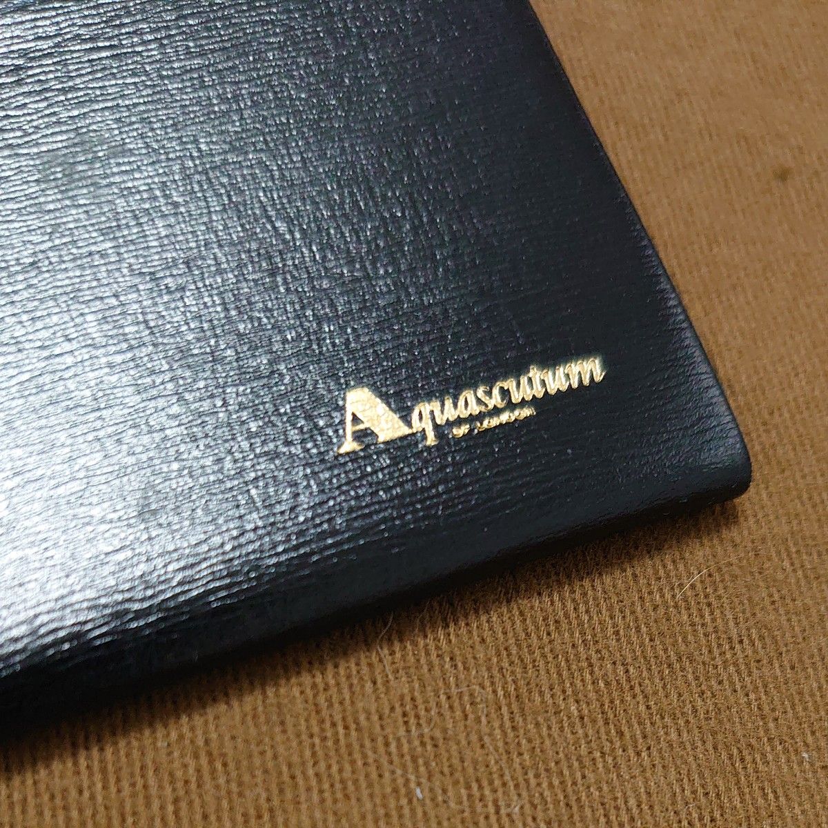 【未使用品】Aquascutum アクアスキュータム  二つ折り長財布 ブラック レザー