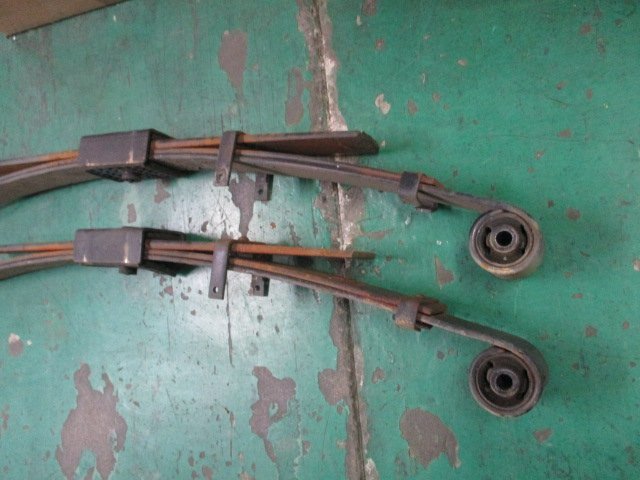 [s2727] Mitsubishi Minicab U41V H7 year left right leaf spring 