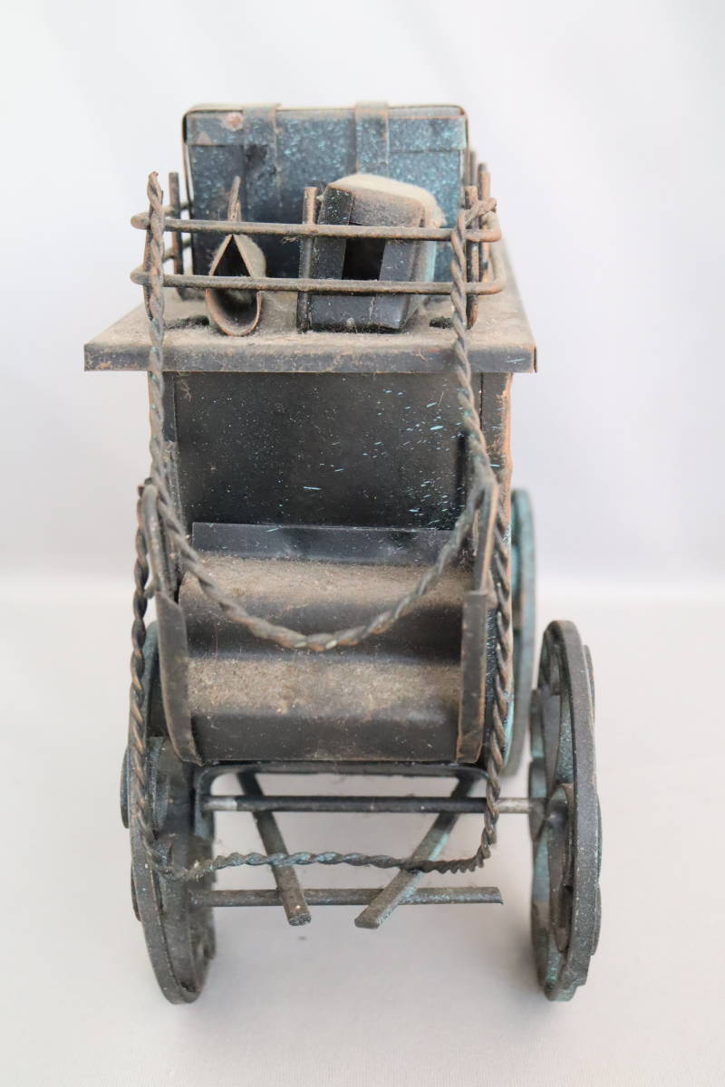 .. horse car omnibus station horse car ornament (Vintage Omnibus Stagecoach Western Carriage) total length approximately 24cm, iron made 