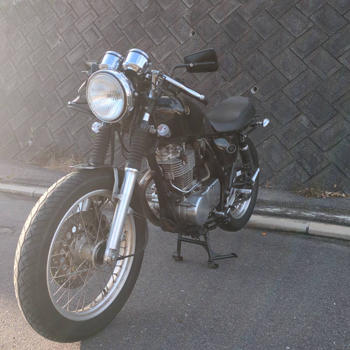 YAMAHA SR400 3型 RH01J キャブ最終型 初年度登録2008年 広島発 車体_画像3