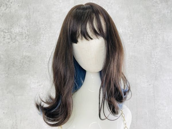 新品 FESHFEN フルウィッグ ミディアム インナーカラー ブルー系 女性 コスプレ ファッション ヘアアクセサリー かつら / 63282 在_画像1