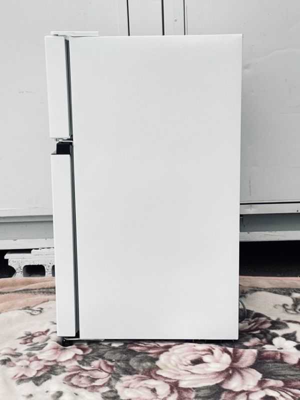 展示品 動作保証 ハイセンス ノンフロン冷凍冷蔵庫 HR-B91HW 87L 2023年製 冷蔵庫 2ドア 右開き 一人暮らし 家電製品 081030 /65189_画像3
