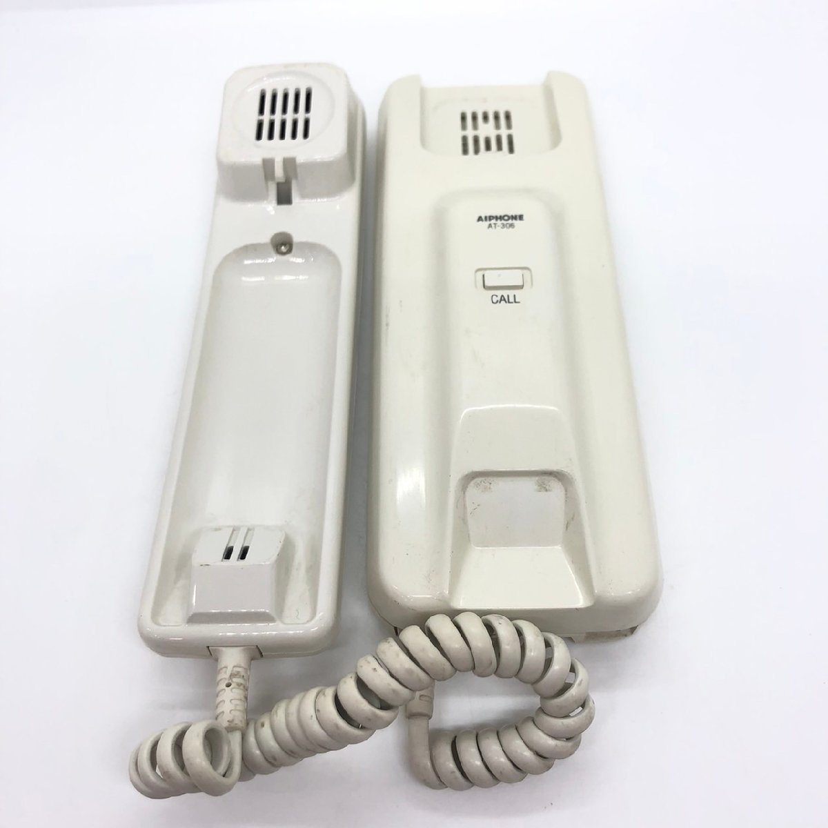 USED アイホン AIP HONE AT-306 インターホン 壁掛型 子機 ホワイト 白 受話器 2個 セット CALL 呼出 通話 家庭内用 屋内 工事 動作未確認の画像4