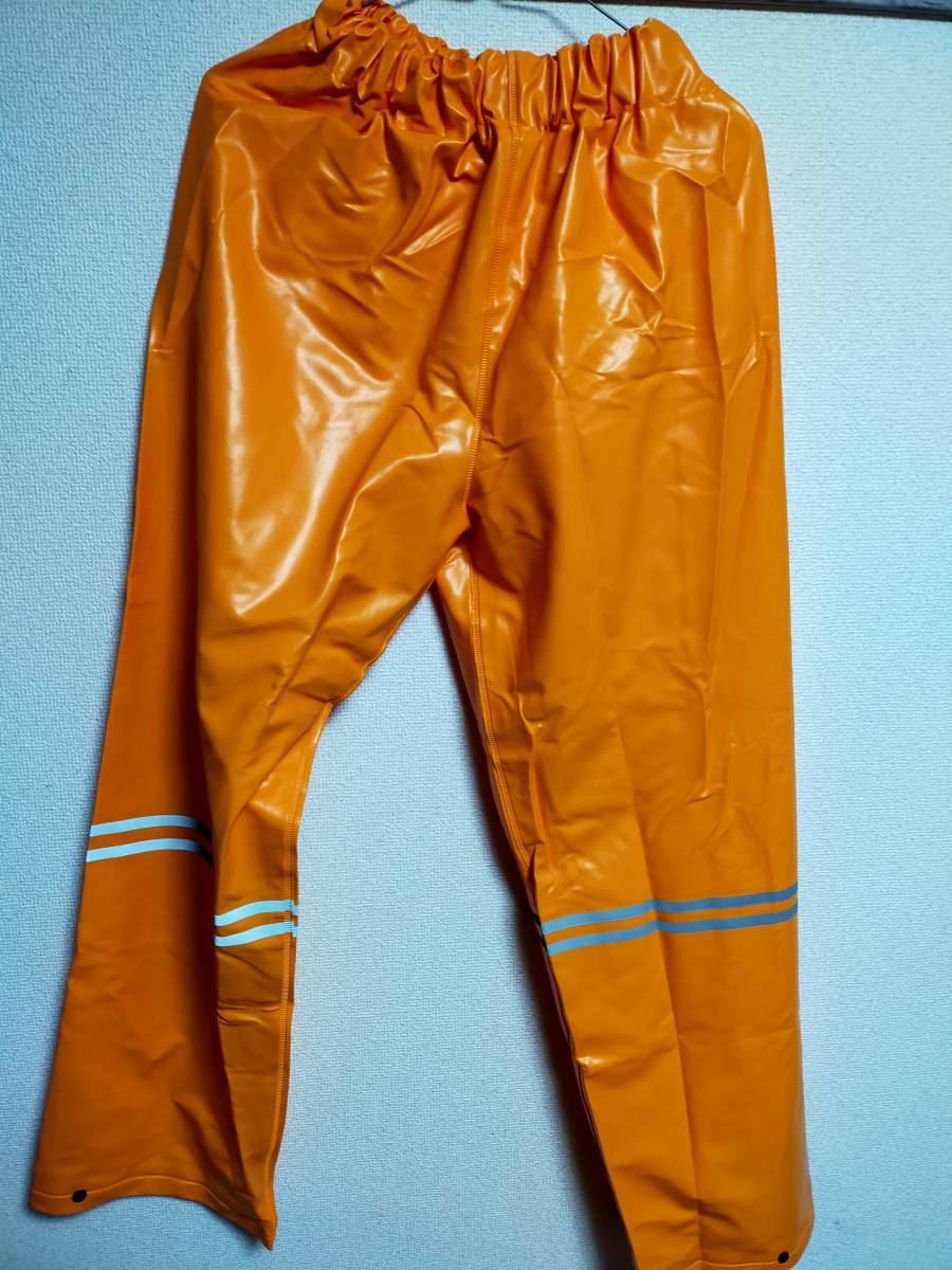 厚手PVC　レインスーツセット　オレンジ　光沢素材　ゴム引き　フード付き　雨がっぱ　ビニール合羽_画像9