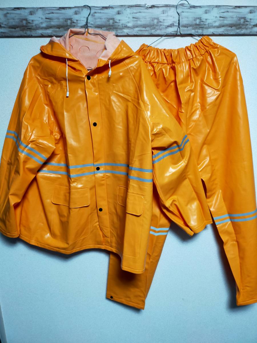 厚手PVC　レインスーツセット　オレンジ　光沢素材　ゴム引き　フード付き　雨がっぱ　ビニール合羽_画像1