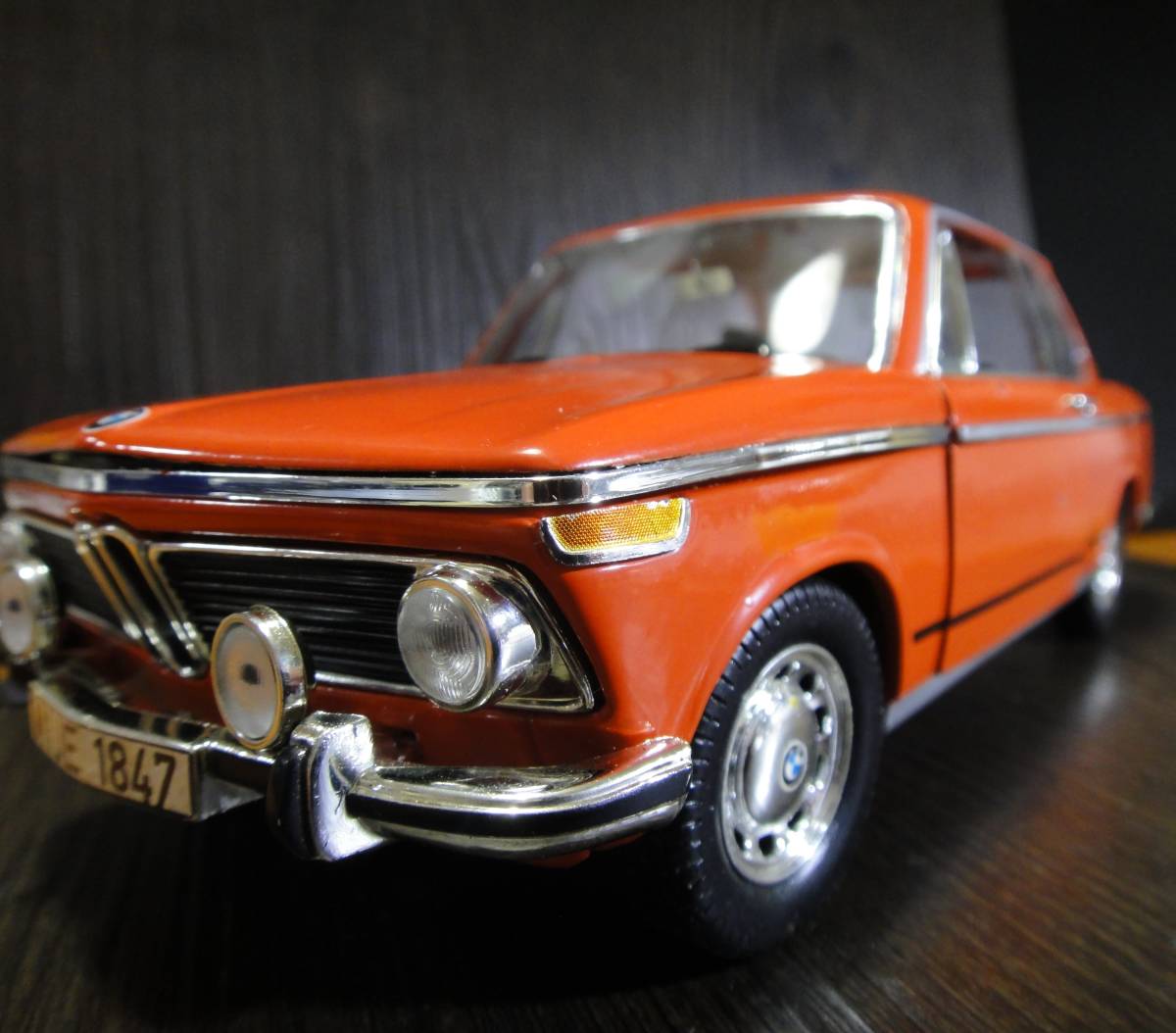 ミニカー 1/18 ★ ANSON アンソン BMW 2002 tii カラー : オレンジ　ダイキャストモデル 【 ジャンク品 】_画像1