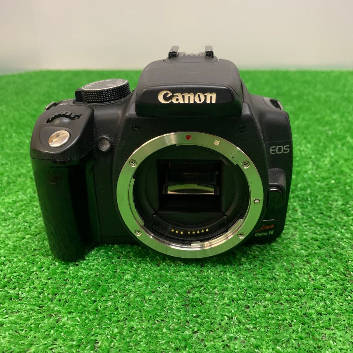 Canon eos kiss digital N デジタル一眼レフカメラ　