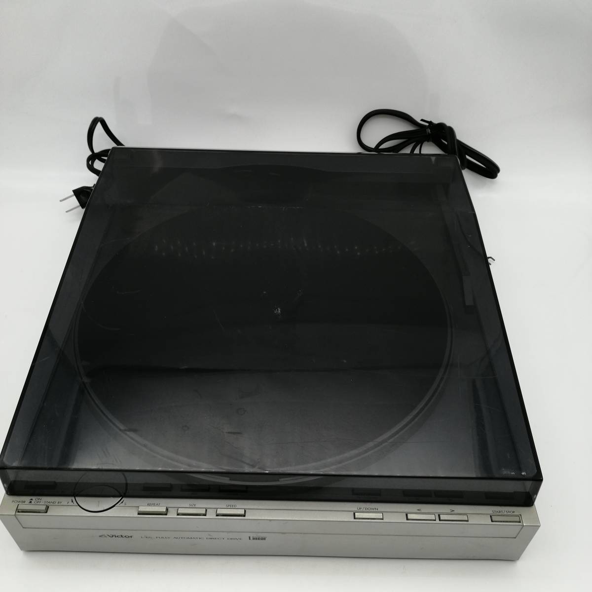 t2550 Victor ビクター レコードプレーヤー L-E5 中古品 現状品 オーディオ機器 ターンテーブル 通電確認済み 動作不可の画像3