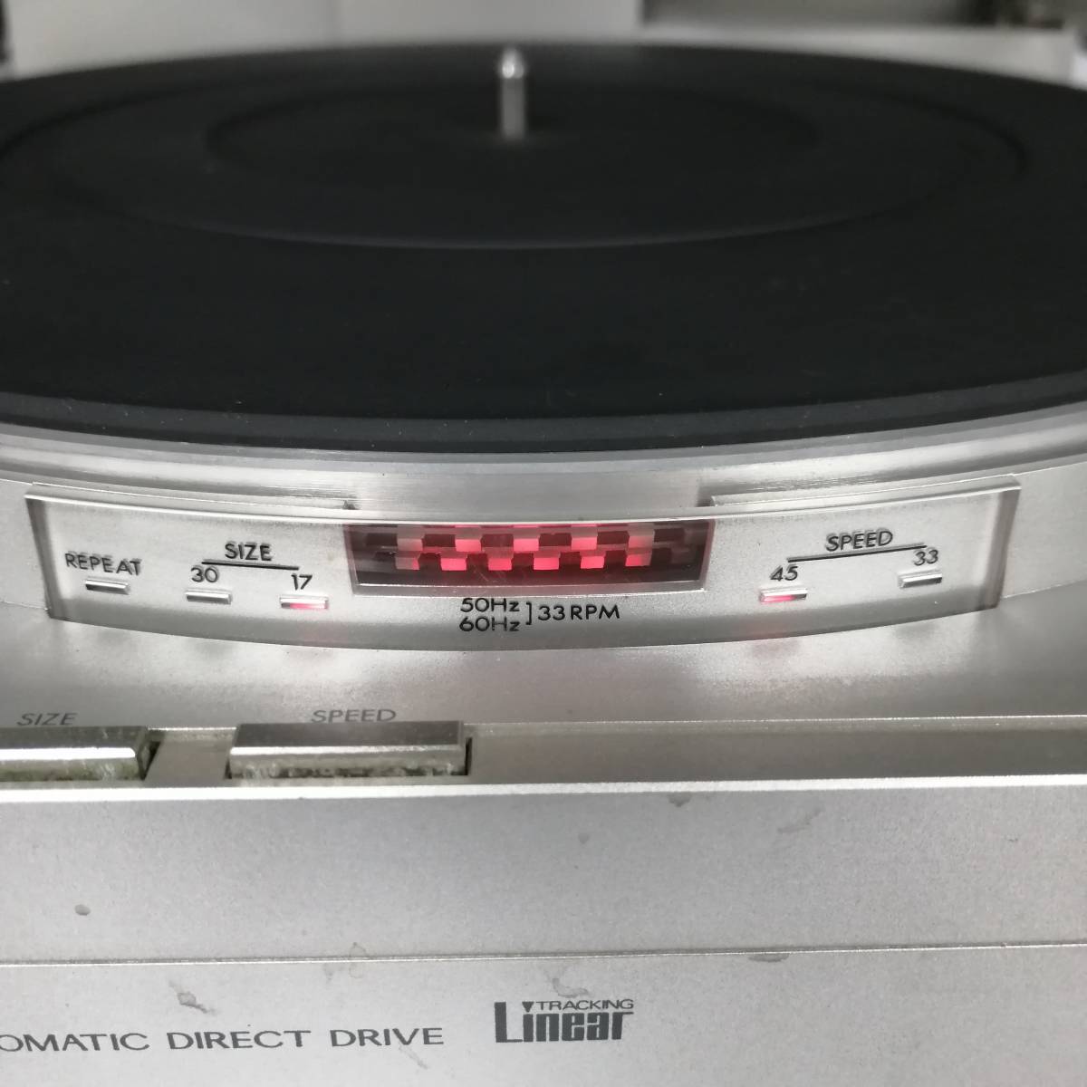 t2550 Victor ビクター レコードプレーヤー L-E5 中古品 現状品 オーディオ機器 ターンテーブル 通電確認済み 動作不可の画像10