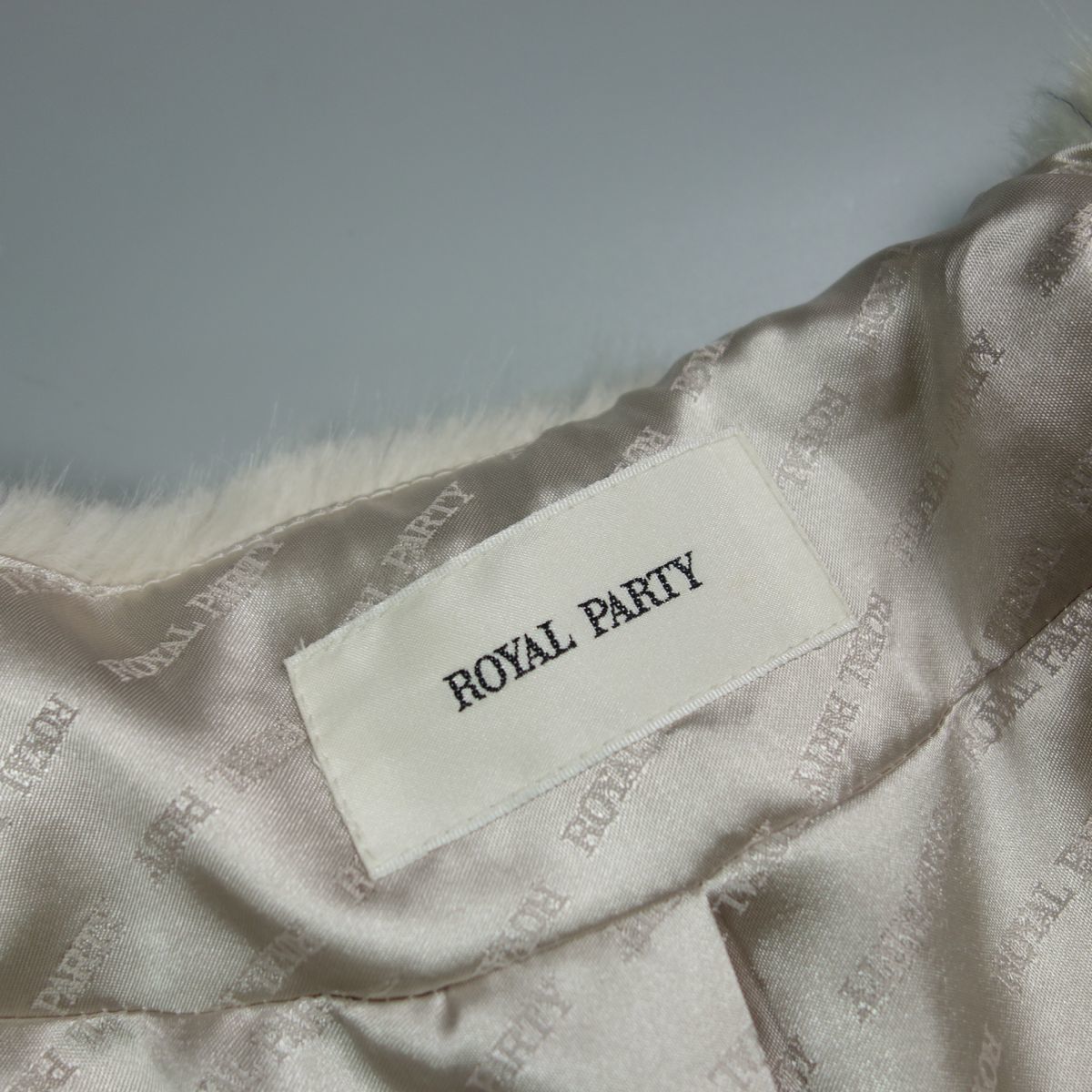 美品 ROYALPARTY ロイヤルパーティー フェイクファーフリンジブルゾン ジャケット F レディース_画像6