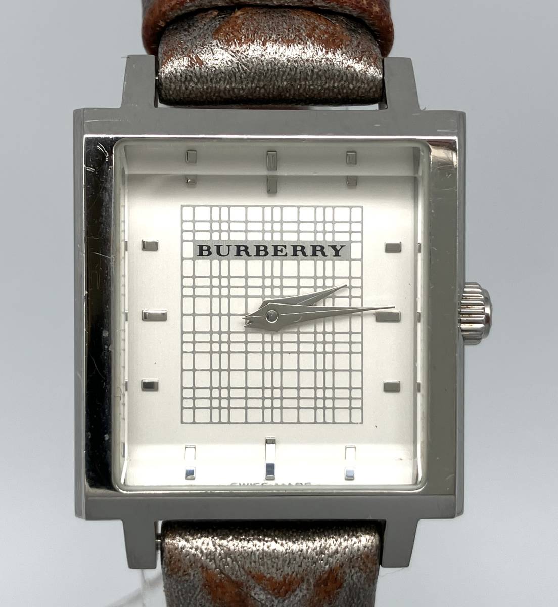 BURBERRY バーバリー 00057 BU2021 腕時計 電池式 四角 シルバーカラー 店舗受取可_画像1