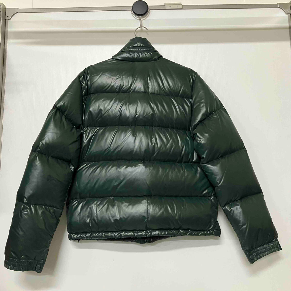 MONCLER モンクレール ダウンジャケット EVEREST 41310-50-68950 サイズ3 グリーン メンズ冬物_画像2