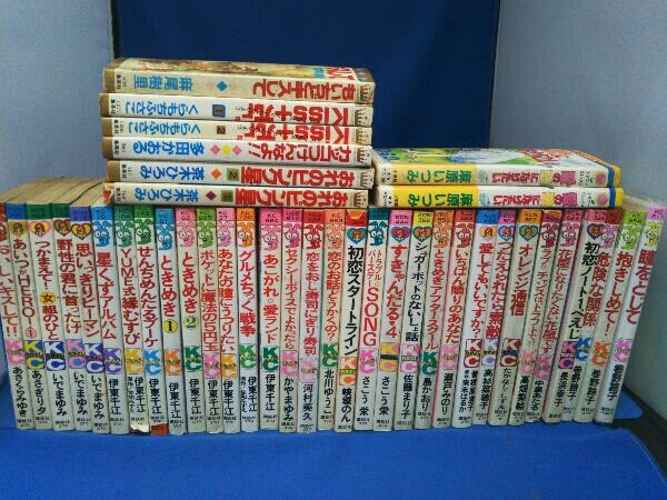  young lady manga young lady manga 1980 period various . summarize 40 pcs. set . higashi thousand branch .. mochi ... tea tree ... other 