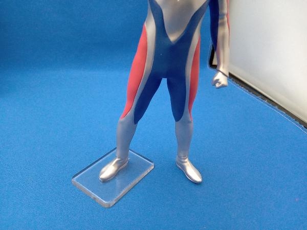 B. Ultraman Dyna самый жребий Ultraman Tiga * Dyna * Gaya - свет ... было использовано ...- Ultraman Dyna 