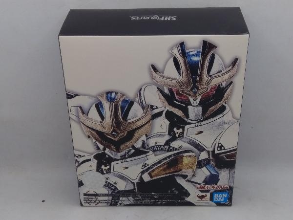 有名な高級ブランド 現状品 仮面ライダーキバ セーブモード/バーストモード 仮面ライダーイクサ S.H.Figuarts(真骨彫製法) 仮面ライダーキバ