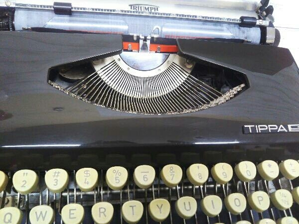 TRIUMPH typewriter TIPPA S typewriter