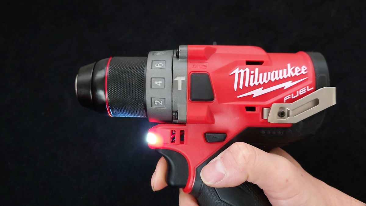 ミルウォーキー Milwaukee M12 FUEL 振動ドリルドライバーM12 FPD2-0X0 JP 充電器バッテリーセット