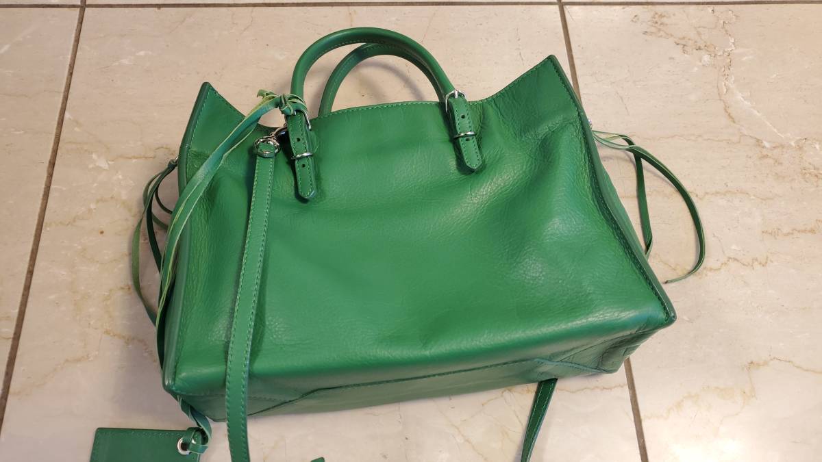 美品☆BALENCIAGAバレンシアガ☆ペーパーミニ☆グリーン2WAYトートバッグ☆シルバー金具☆斜めがけショルダー☆エディターズ☆セリーヌ☆_画像4