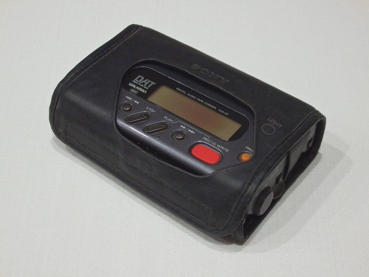 SONY DAT-Walkman TCD-D7　DATプレーヤー＋ケース　◆通電OK_画像8