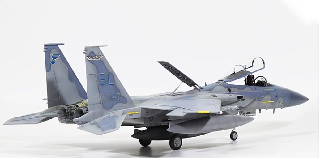 1/48 アメリカ空軍 F-15C 組立塗装済完成品_画像2